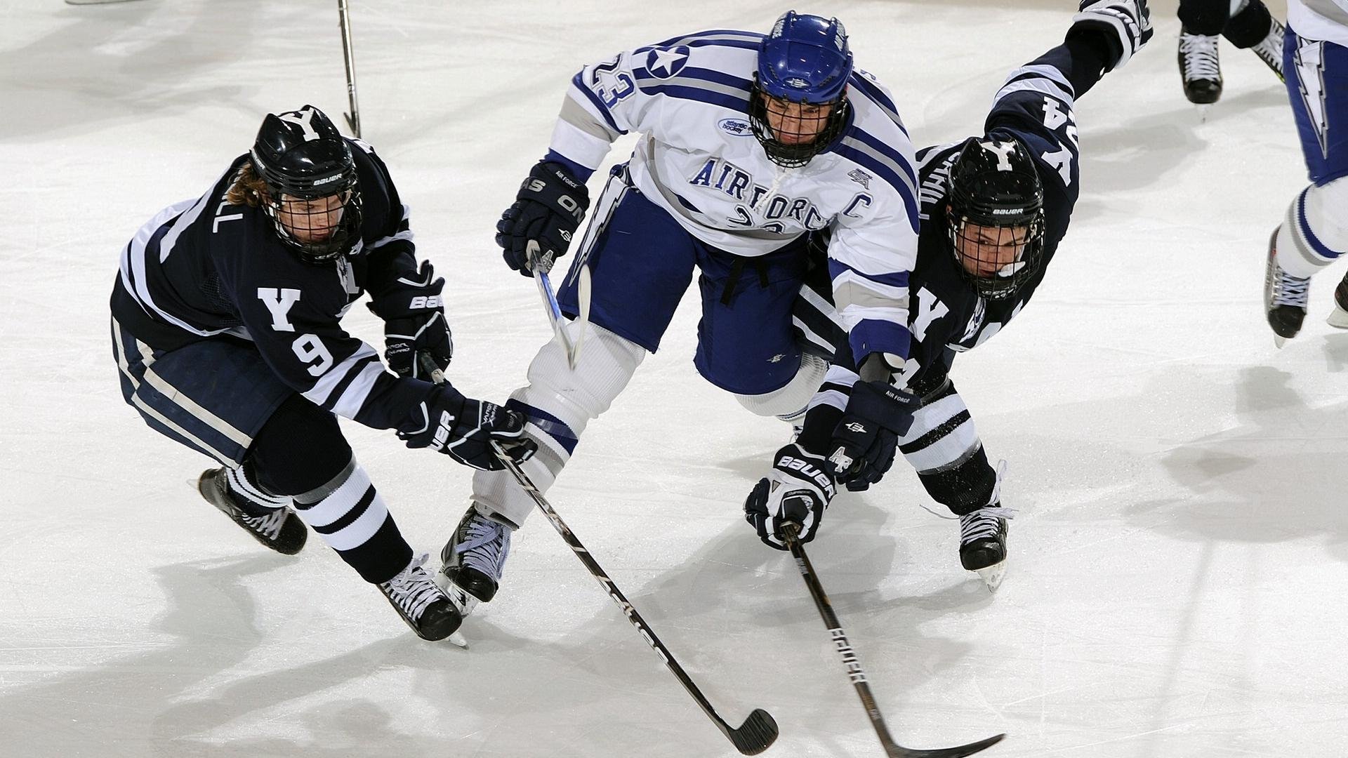 爱游戏娱乐平台-竞速与安全：F1未来的发展方向，f1比赛安全车